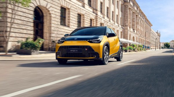 Novi Toyota Aygo X Hybrid stigao u Toyota salone