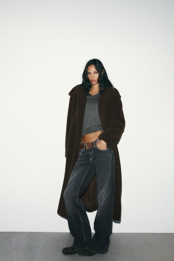 Zbog ovog kaputa s potpisom Zare padat će komplimenti jer izgleda tako dobro