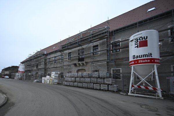 Radi se na obnovi zgrada