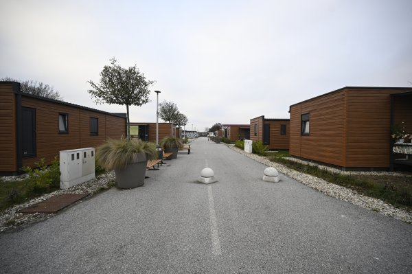 Mobilne kućice realnost su mnogih dok se čeka završetak obnove