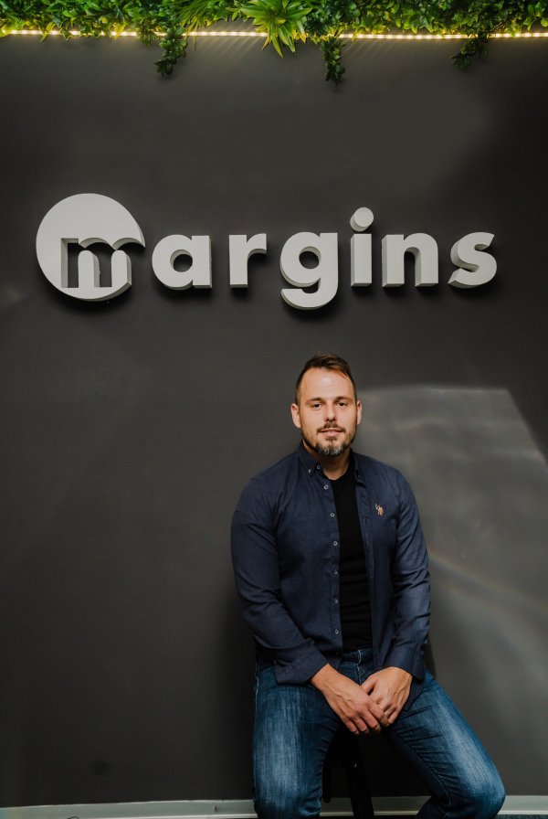 Anđelo Brzoja, Margins