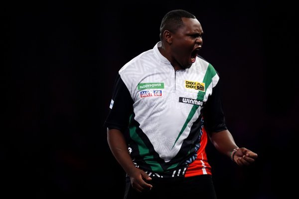 Apsolutna senzacija na SP-u u pikadu: Veterinar iz Kenije  preokretom svladao jednog od najboljih