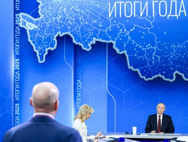 Sporna karta iza Putina