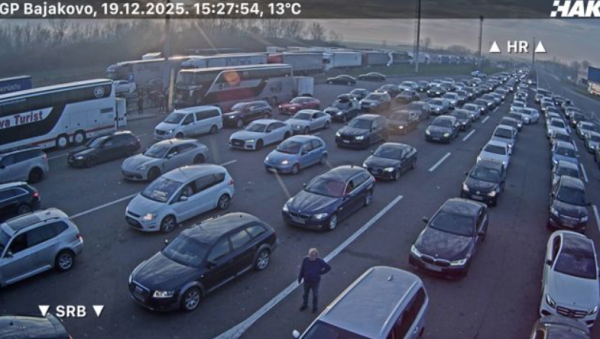 Ogromne gužve na cestama: Na Bajakovu oko osam kilometara