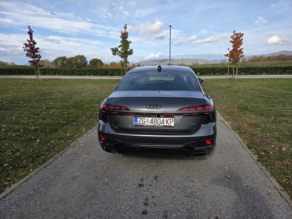 Audi A6 Limousine e-hybrid quattro 270 kW