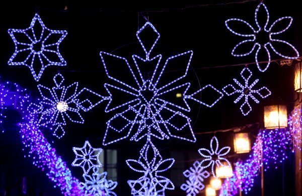 Više stotina Hrvata prosvjedovalo zbog zabrane Adventa u Gornjem Vakufu: 'Šalju naoružanu policiju na djecu'