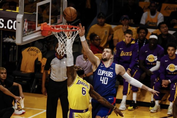 Clippersi u gradskom derbiju razbili Lakerse; ozlijedili se Zubac i Dončić