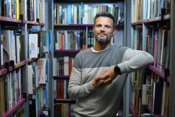 Mislite li da se svi ti geekovi koji izbacuju aplikacije i napredne funkcije društvenih mreža zamaraju sociološkim, psihološkim i drugim učincima?