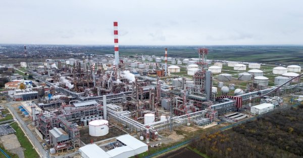 Vode se razgovori: MOL preuzima Naftnu industriju Srbije?