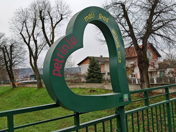 Mali grad, velikog srca, moto je Petrinje koji se itekako osjeti tijekom obnove