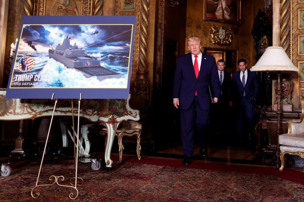 Donald Trump najavio je izgradnju ratnih brodova