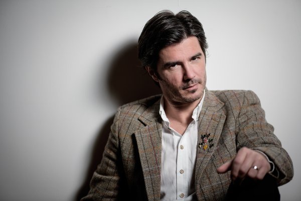 Nije li bubanj nekad išao ispred vojske? U jednom sam se romanu pitao bi li bilo ratova da su svi ljudi gluhi