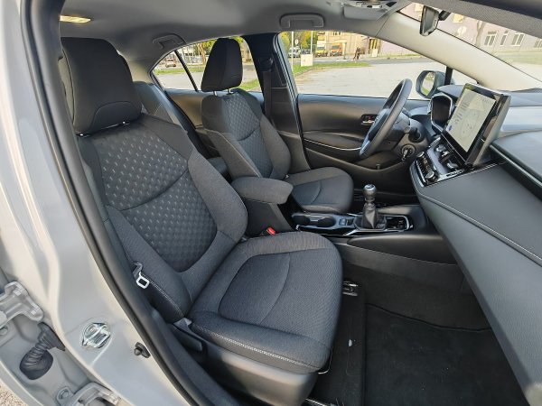 Toyota Corolla Sedan 1.5 VVT-IW 4D MT6 Luna (MY2025)