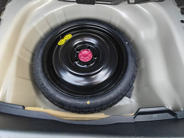 Toyota Corolla Sedan 1.5 VVT-IW 4D MT6 Luna (MY2025)