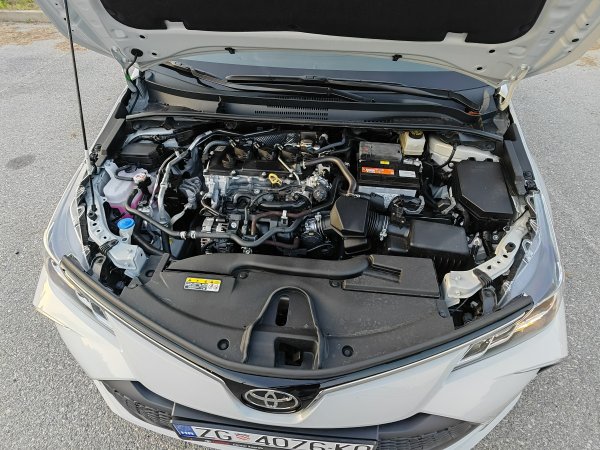 Toyota Corolla Sedan 1.5 VVT-IW 4D MT6 Luna (MY2025)