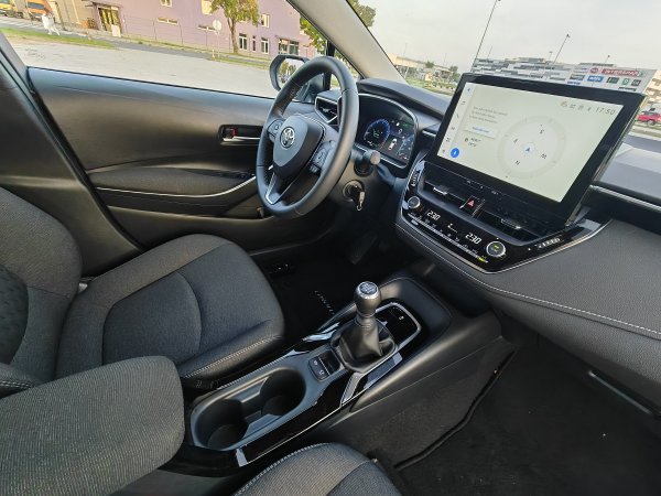 Toyota Corolla Sedan 1.5 VVT-IW 4D MT6 Luna (MY2025)