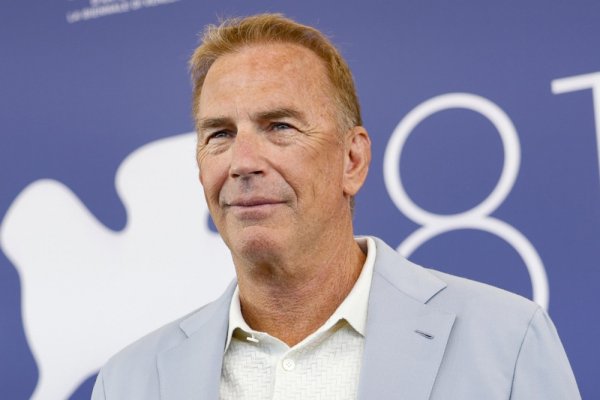 Sve je stiglo na naplatu: Umjesto darova na adresu Kevina Costnera za Božić stigla tužba