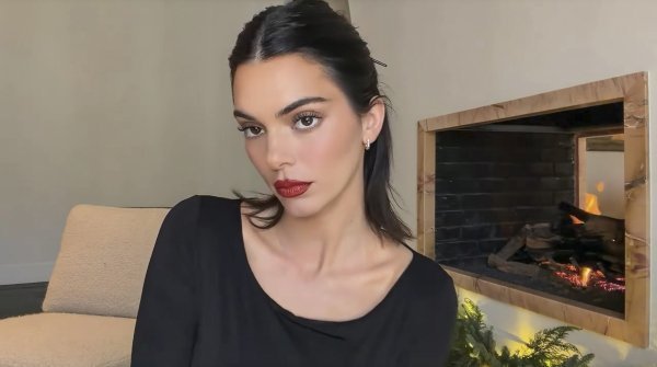 Blagdansko uređenje doma Kendall Jenner: Bor na kakav bi većina prezrivo frknula nosom