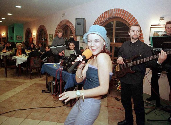 Maja Šuput u vrijeme dok je pjevala s grupom Joy