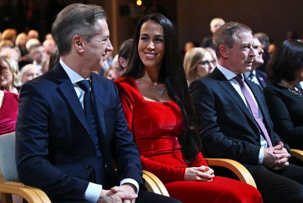 Ludo zaljubljeni: Slovenski premijer i supruga ukrali show, svi pričaju o njihovim pogledima