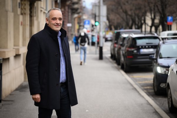 'Nema dijalekata niti razgovornog jezika' ističe Alerić