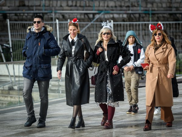 Gradske ulice kao modna pista: Pogledajte izdanja Šibenčana za Badnjak