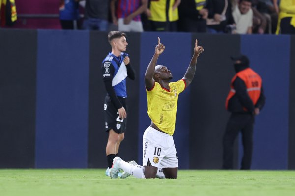 Legendarni Ekvadorac oprostio se od nogometa nakon što mu je suigrač ubijen