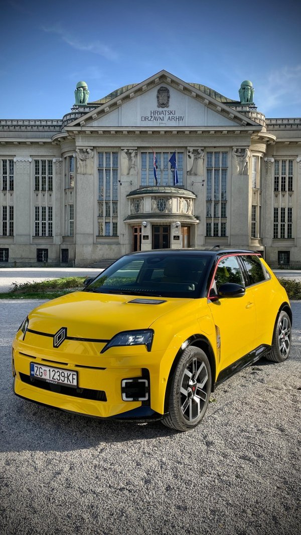 Renault R5 E-Tech Iconic Cinq 150 HP Comfort