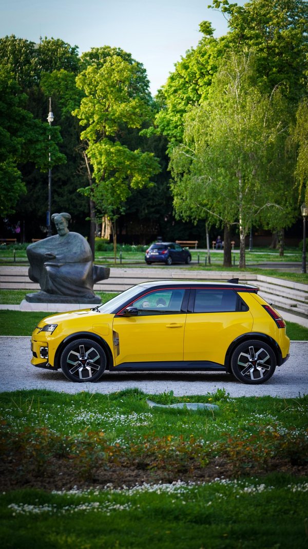 Renault R5 E-Tech Iconic Cinq 150 HP Comfort