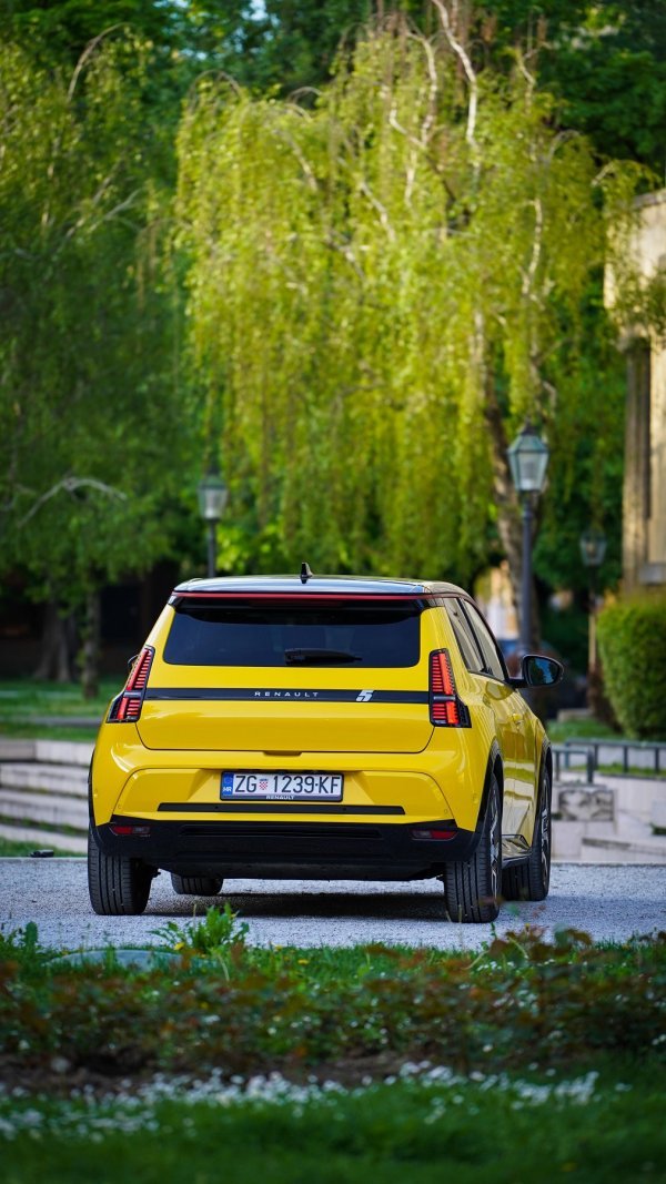 Renault R5 E-Tech Iconic Cinq 150 HP Comfort