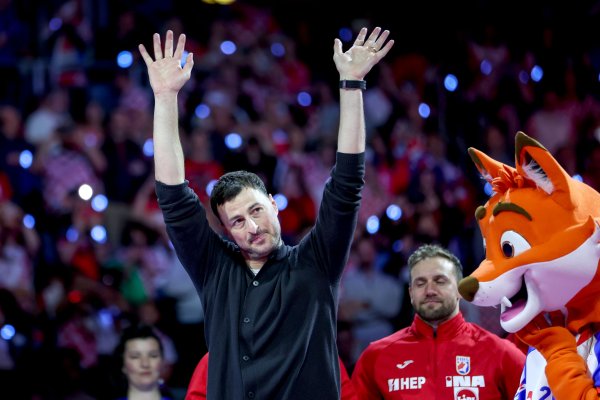 Domagoj Duvnjak oduševio navijače: Ostajem, makar i na štakama