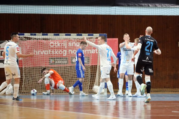 Rijeka pred punim tribinama u golijadi svladala Futsal Dinamo