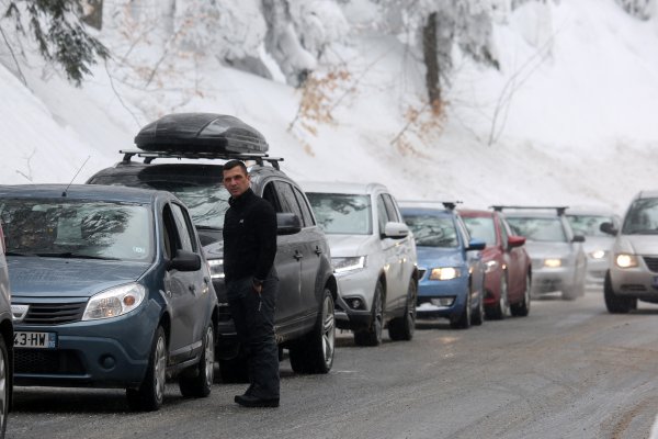 HAK upozorava: Sklisko je, moguća poledica, ali i odroni