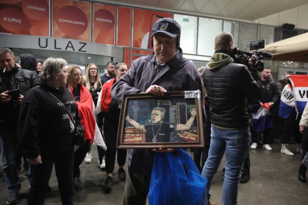 Atmosfera ispred Arene prije Thompsonovog koncerta