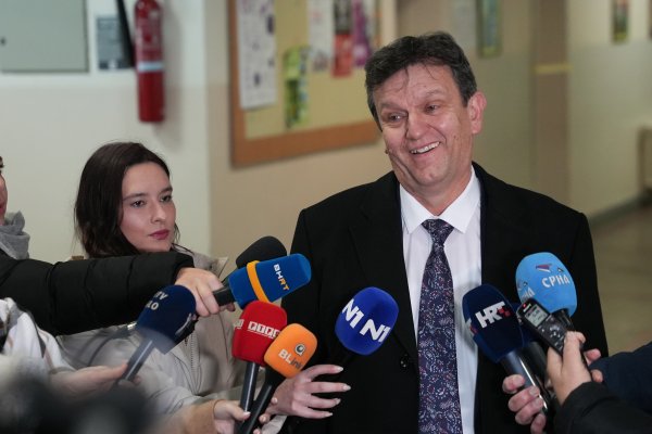 Dok čeka ishod utrke za predsjednika RS: Blanuša izabran za čelnika SDS-a