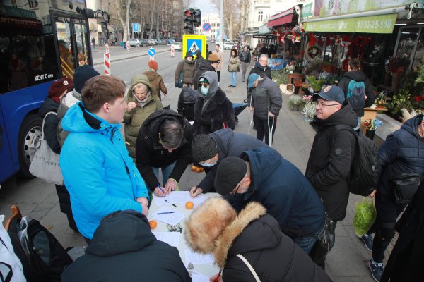 U Srbiji se skupljaju potpisi za izvanredne izbore: Neočekivano veliki odaziv