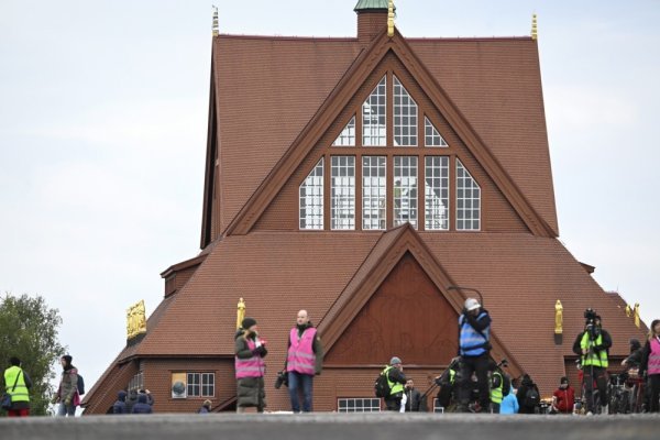 Preseljenje crkve je u kolovozu 2025. godine privuklo međunarodnu pozornost