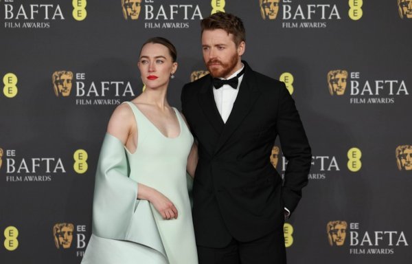 Saoirse Ronan i Jack Lowden