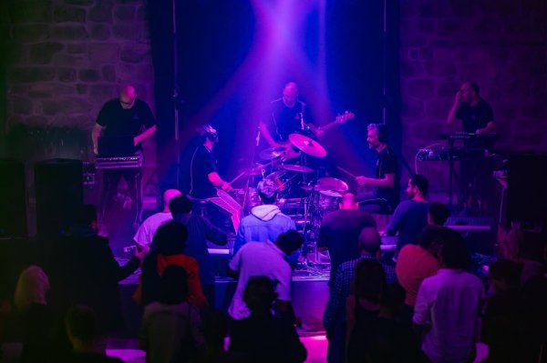 Od Sinja do Korčule: Najbolji hrvatski bendovi sviraju tamo gdje se rjeđe ide