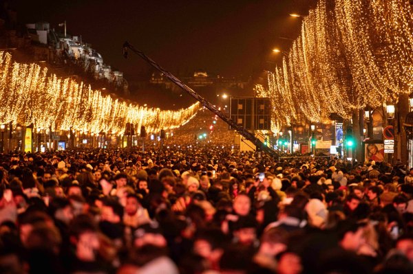 Doček na Champs-Élyséesu