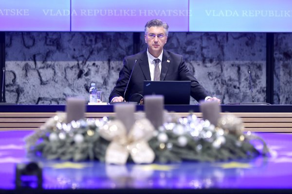 Plenković u novogodišnjoj čestitci građanima hvalio svoju Vladu