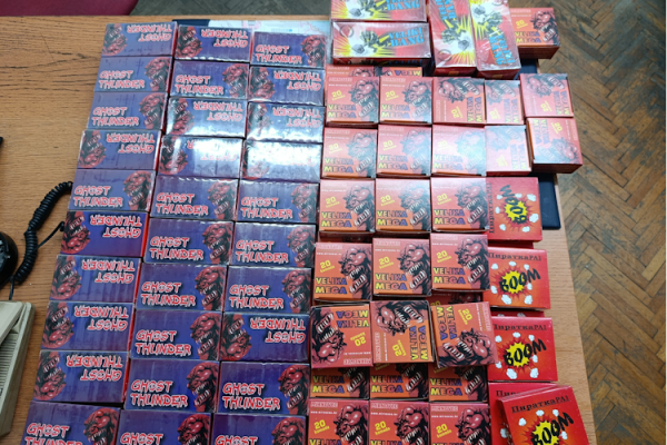 Policija u zagrebačkoj Dubravi našla više od 2500 komada nedozvoljene pirotehnike