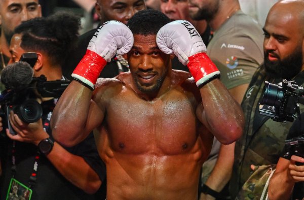 Anthony Joshua nakon strašne nesreće ostaje bez 100 milijuna eura, a upitan je i nastavak karijere
