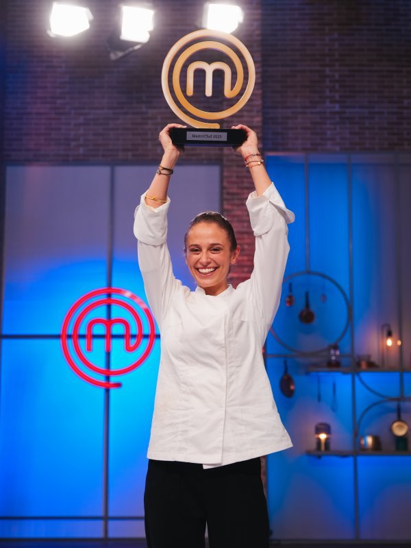 Prije kulinarske karijere radila je kao menadžerica u korporativnom svijetu, a dala je otkaz na poslu kako bi otišla u 'MasterChef'