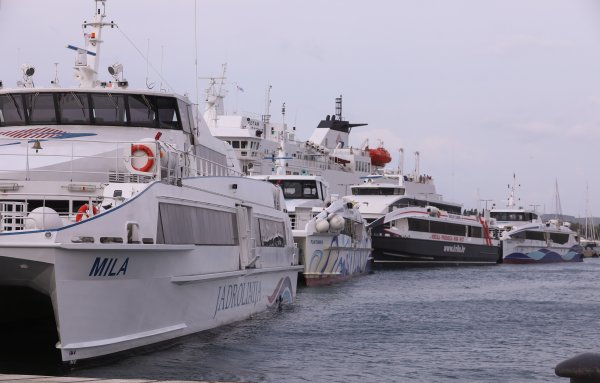 HAK: Zbog vjetra u prekidu trajektne i katamaranske linije
