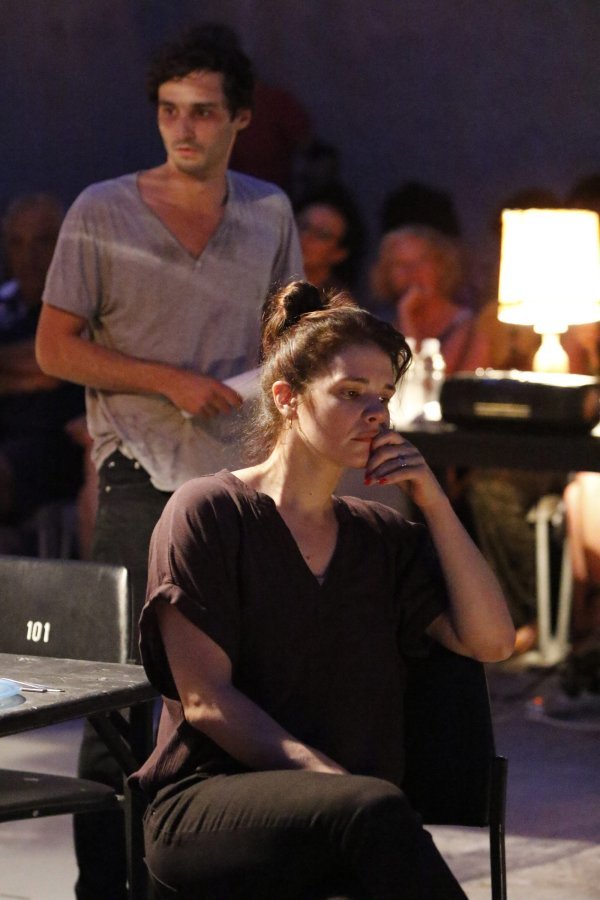 Izvedba predstave 'Mrzim istinu' u Makarskoj