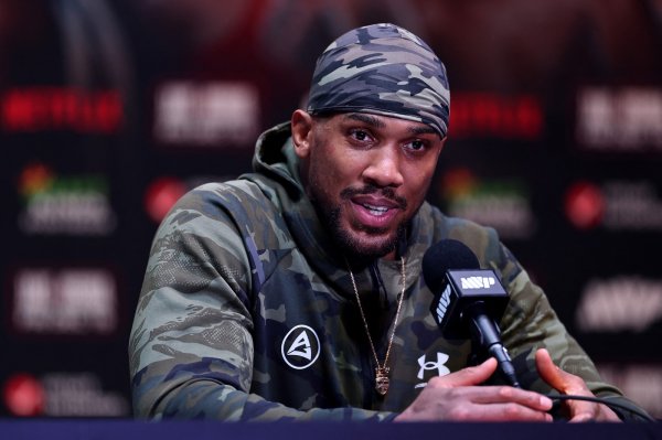 Anthony Joshua samo dva dana nakon teške nesreće napustio bolnicu