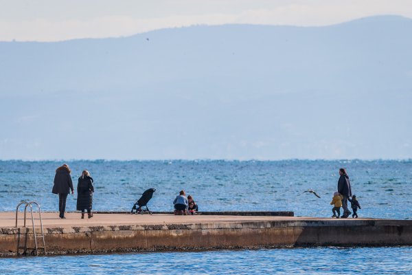 Split: Novogodišnji picigin na Bačvicama