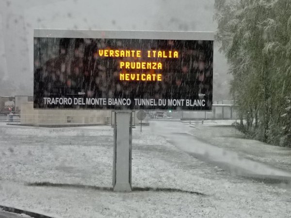 Da znam talijanski, možda bi već ovdje, skužio da će biti problema, a ne tek kad se autobus zaustavio