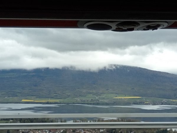 Prizori od ravnica, brežuljaka i jezera, konstantno su se izmjenjivali uz naše prozore